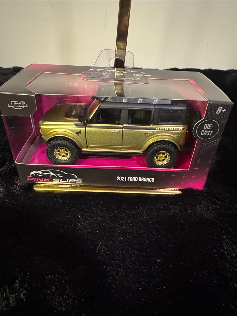 Jada Pink Slips 2021 Ford Bronco Die-Cast 1:32 scale